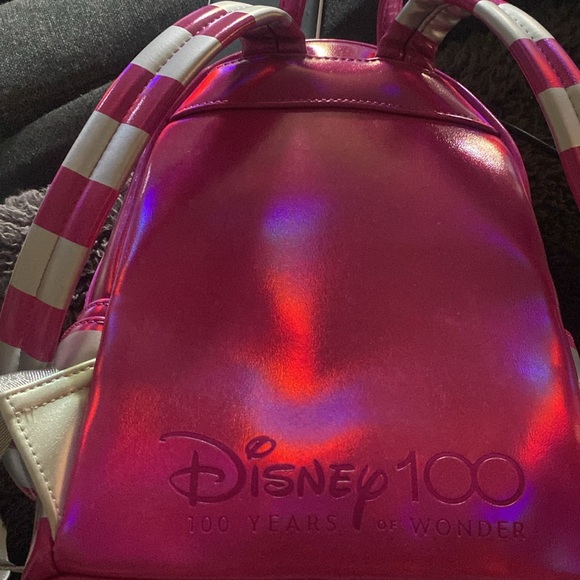 Disney100 Limited Edition Platinum Alice in Wonderland Cheshire Cat Cosplay - Picture 3 of 3